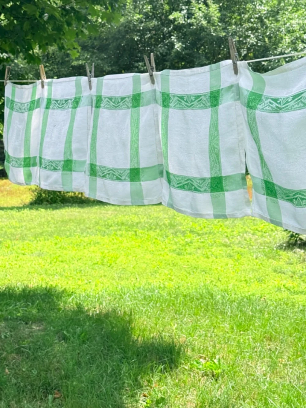 12 Vintage 1940s Damask Napkins Green and White Linen 17 X 15 in A Dozen